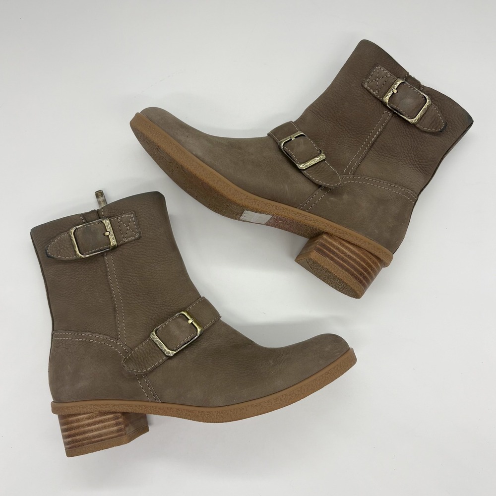 Dansko Delphine Taupe Leather Waterproof Ankle Boots Buckle Moto Size 37 Comfort